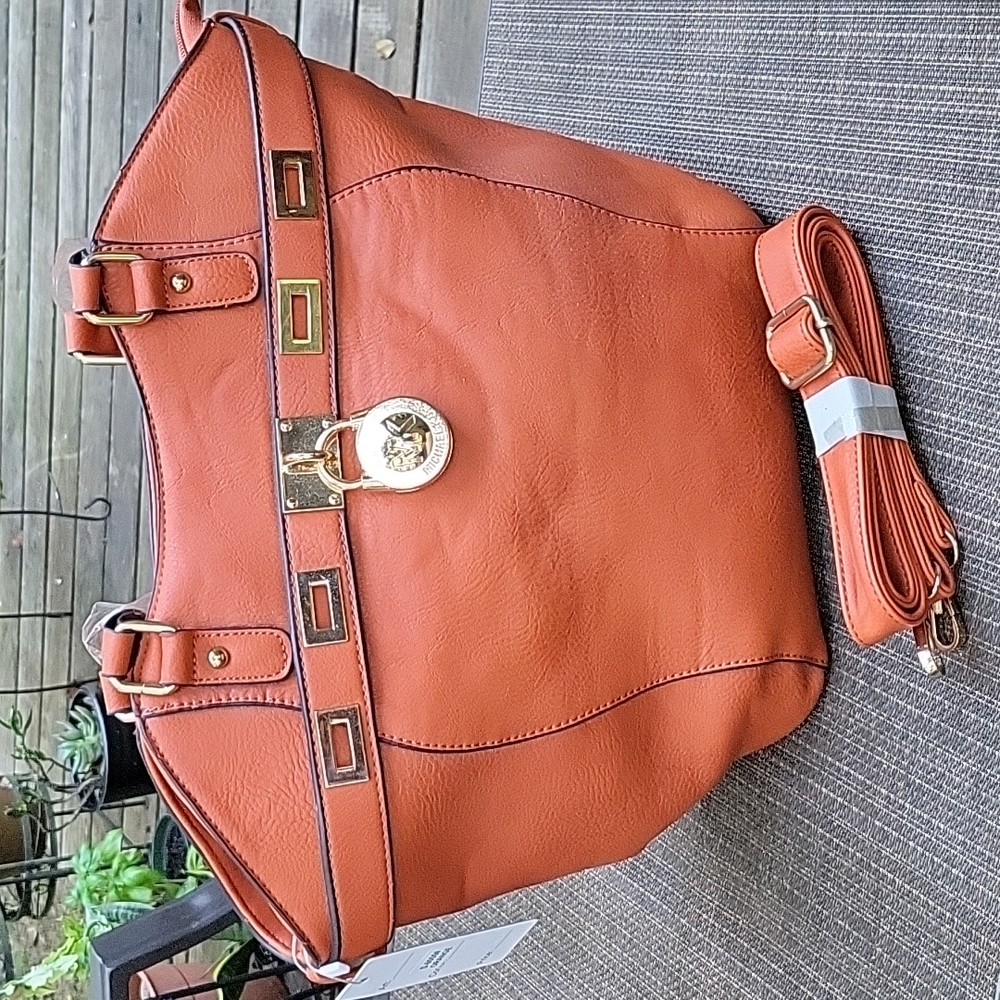 Michael Kors Bag - NWT *$10 repair needed see last 2 pics* - Picture 1 of 8